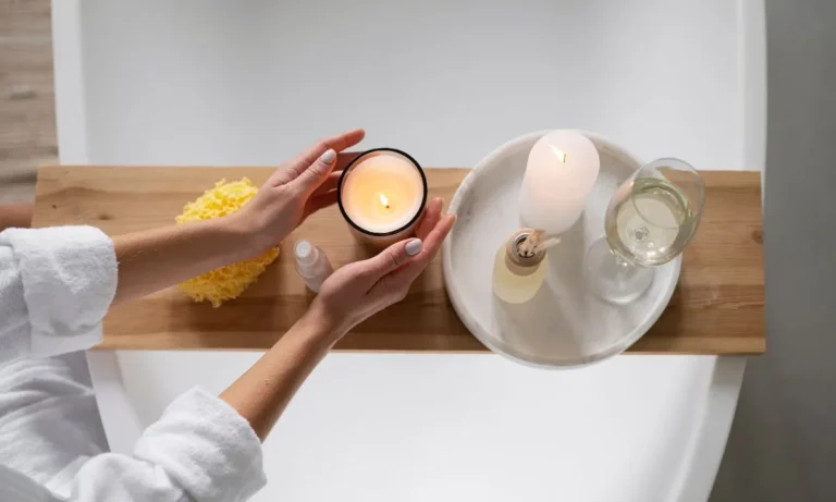 4 Aromatic Candles That Boost Mood & Wellness